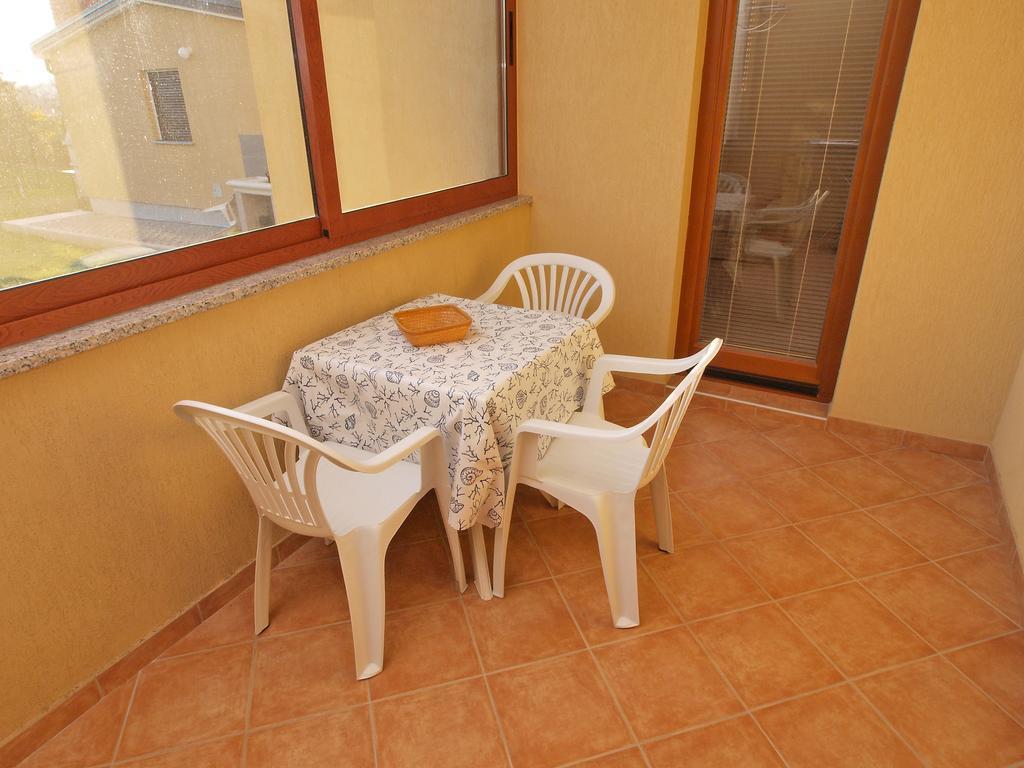 Apartments Fumica 954 Pola Esterno foto